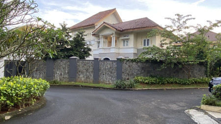 Rumah Hoek, Dekat Mal Ciputra di Citra Gran, Cibubur