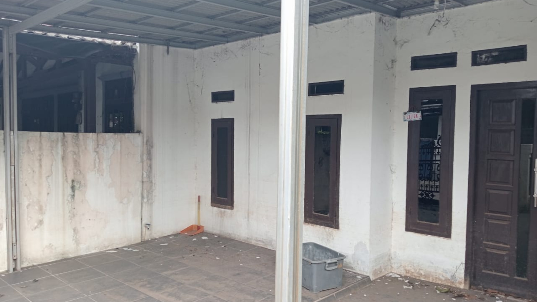 Rumah Murah Lokasi Strategis dan Dalam Komplek @Karang Tengah, Kota Tangerang