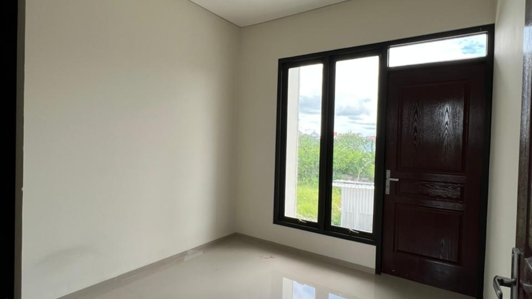 Dijual Rumah Baru Karangan Jaya - Wiyung Surabaya - MURAH - 1 Man Strategis Dekat Pakuwon Mall PTC, Supermall