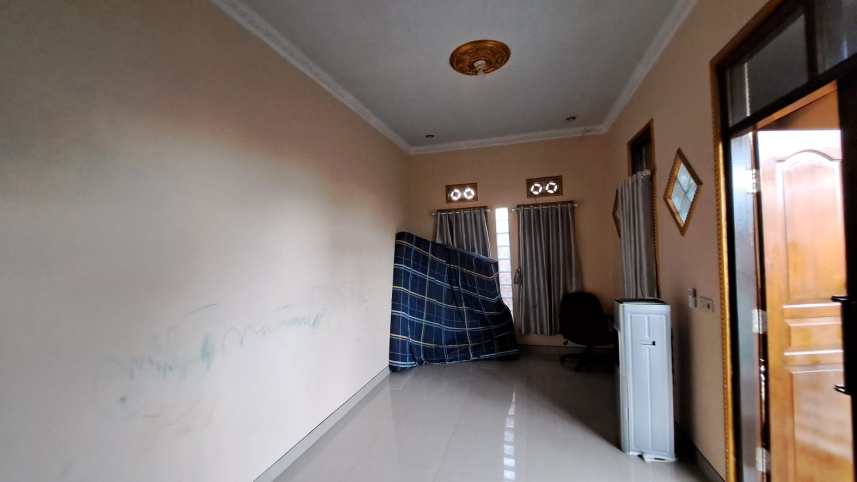 RUMAH + KOST DI GANDEKAN 2 LANTAI 6 KAMAR