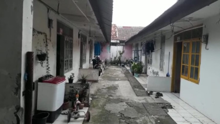 Dijual Kontrakan 13 Unit dan 2 Bangunan Rumah @Parung Serab, Ciledug