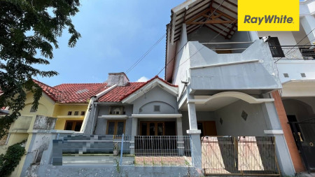 Rumah SHM di Galaxy Bumi Permai,Surabaya