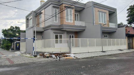 Dijual Rumah Pondok Tjandra/ Pondok Candra - Mangga - New Baru 2 Lantai