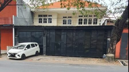 Disewakan Rumah 2 lantai di Barata Jaya Gubeng Surabaya