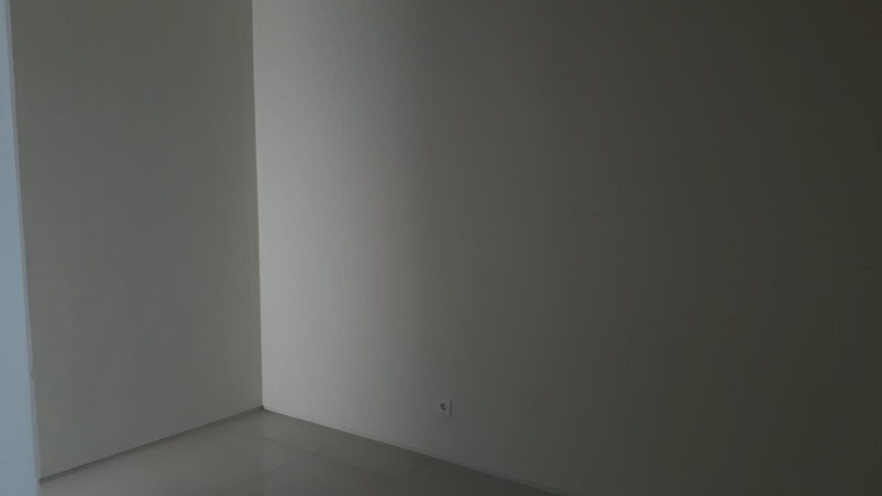 Dijual Rumah North West Lake Citraland - Baru 2 Lantai - MASTERBEDROOM Renov LUAS - TerMURAH