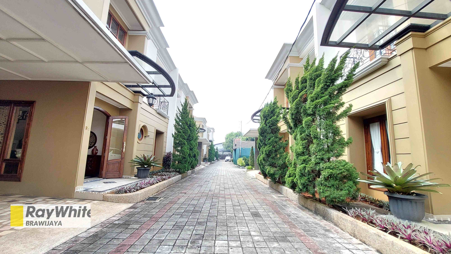 TOWNHOUSE DI KEBAGUSAN, JAKSEL, DALAM CLUSTER, SIAP HUNI, FURNISHED