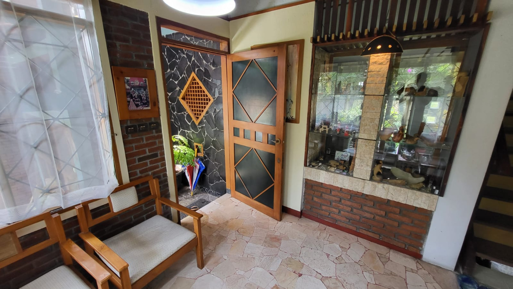 Rumah Asri Classic di jl Alfa, Cigadung Bandung Kota 