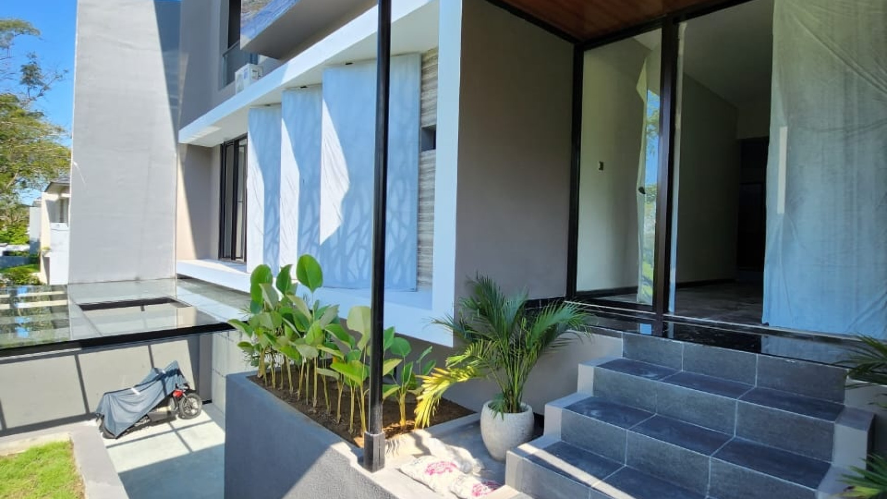 Dijual Rumah Baru PRIVATE Pool -Bukit Golf Internasional Citraland Surabaya Barat  - New Modern Premium Luxury 