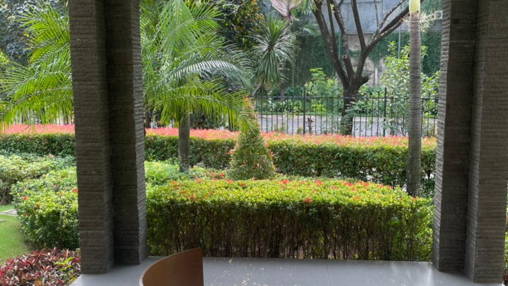 Best Offer. Rumah Modern Minimalis Residence One, Serpong.
