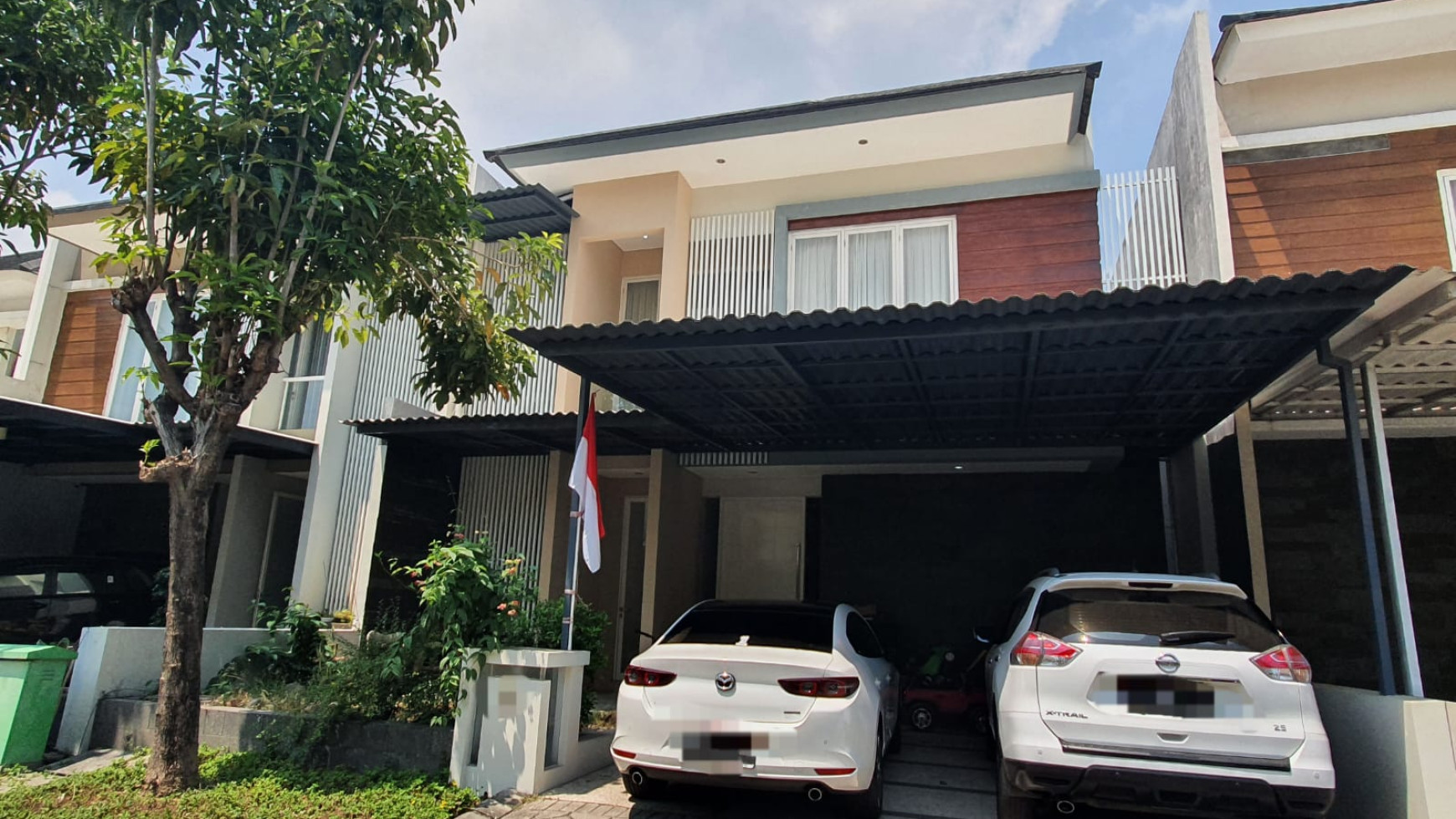 Disewakan Rumah Royal Residence Wiyung Surabaya SEMI FURNISHED- TerLUAS 200 m2 - Carport 2 Mobil