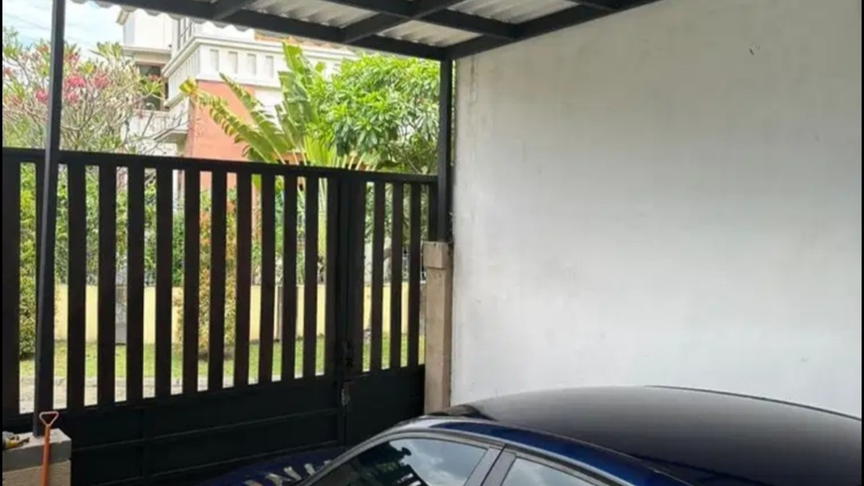 Dijual Rumah Villa Bukit Mas Surabaya- SEMI FURNISHED Modern + Taman Asri - Dekat Ciputra World, Akses TOL Satelit