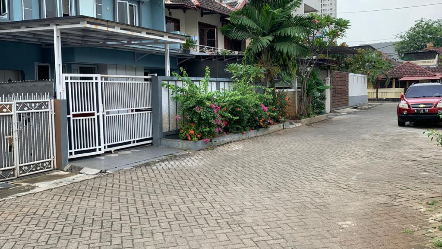 Dijual Murah Rumah 2 Lantai Siap Pakai Di Perumahan Kebon Jeruk Indah