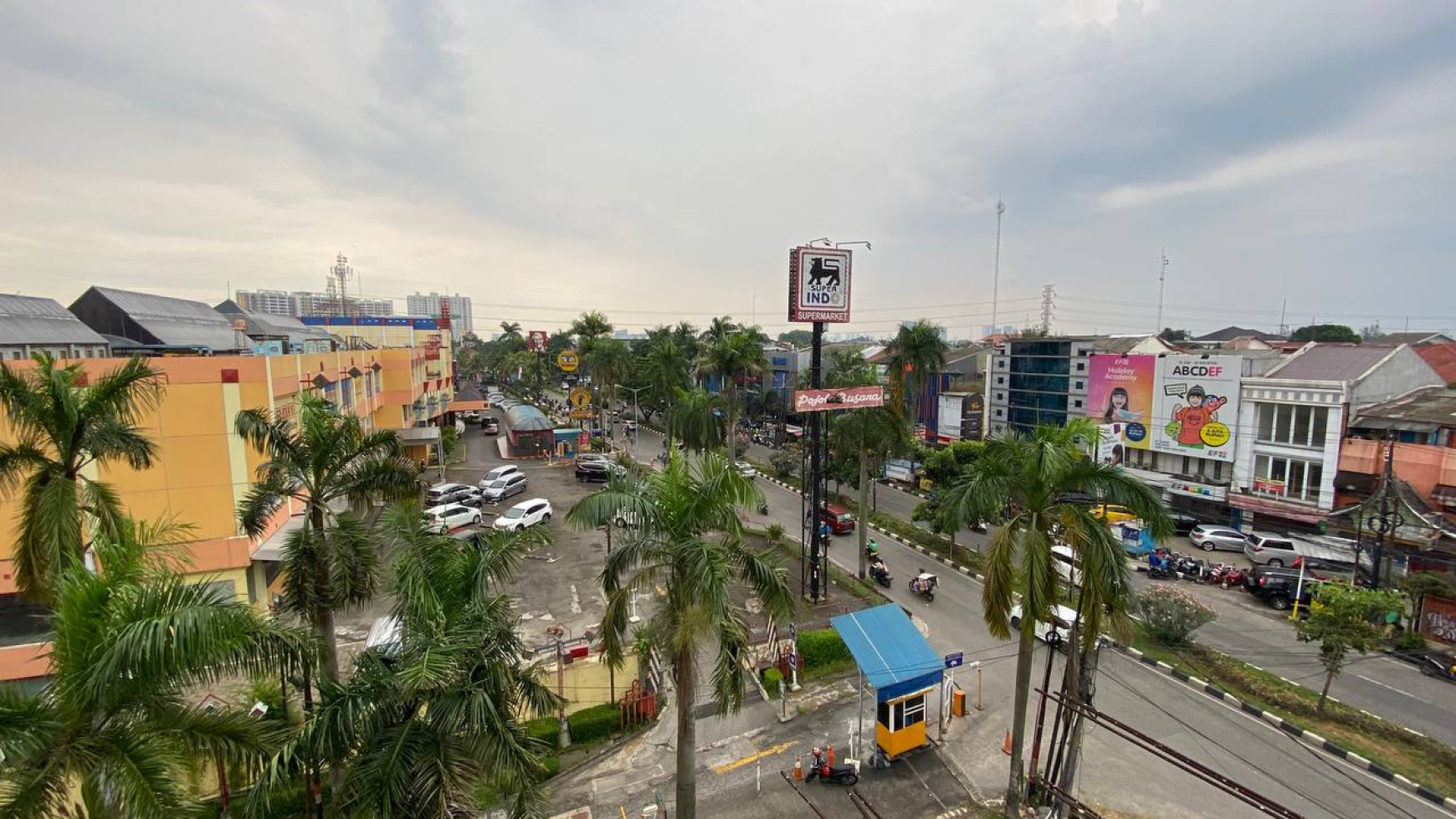 Cinere Raya Gedung 3,5 Lantai sebelah cineremall