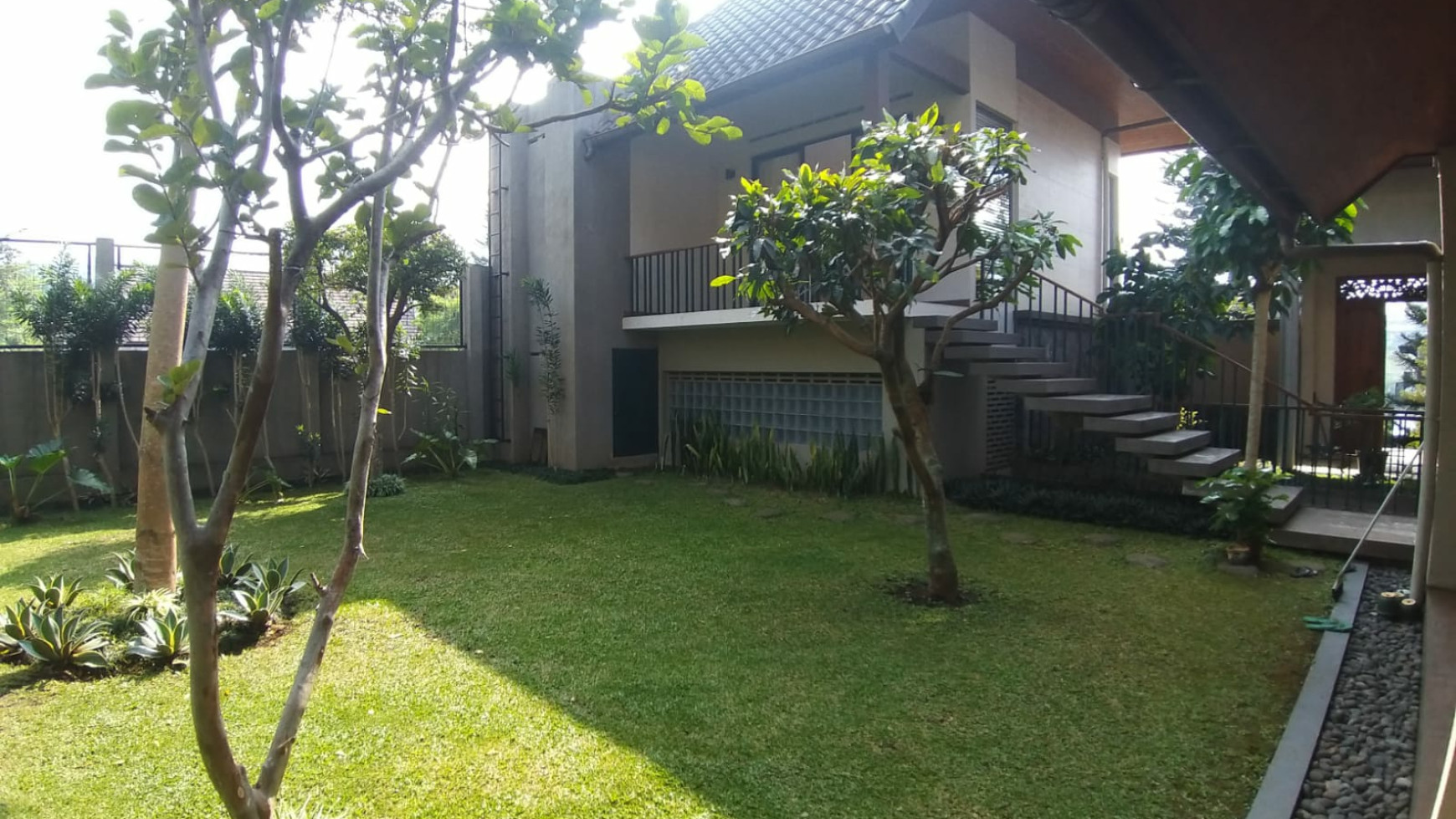 Rumah Vila 2 Lantai Resor Dago Pakar Bandung Utara