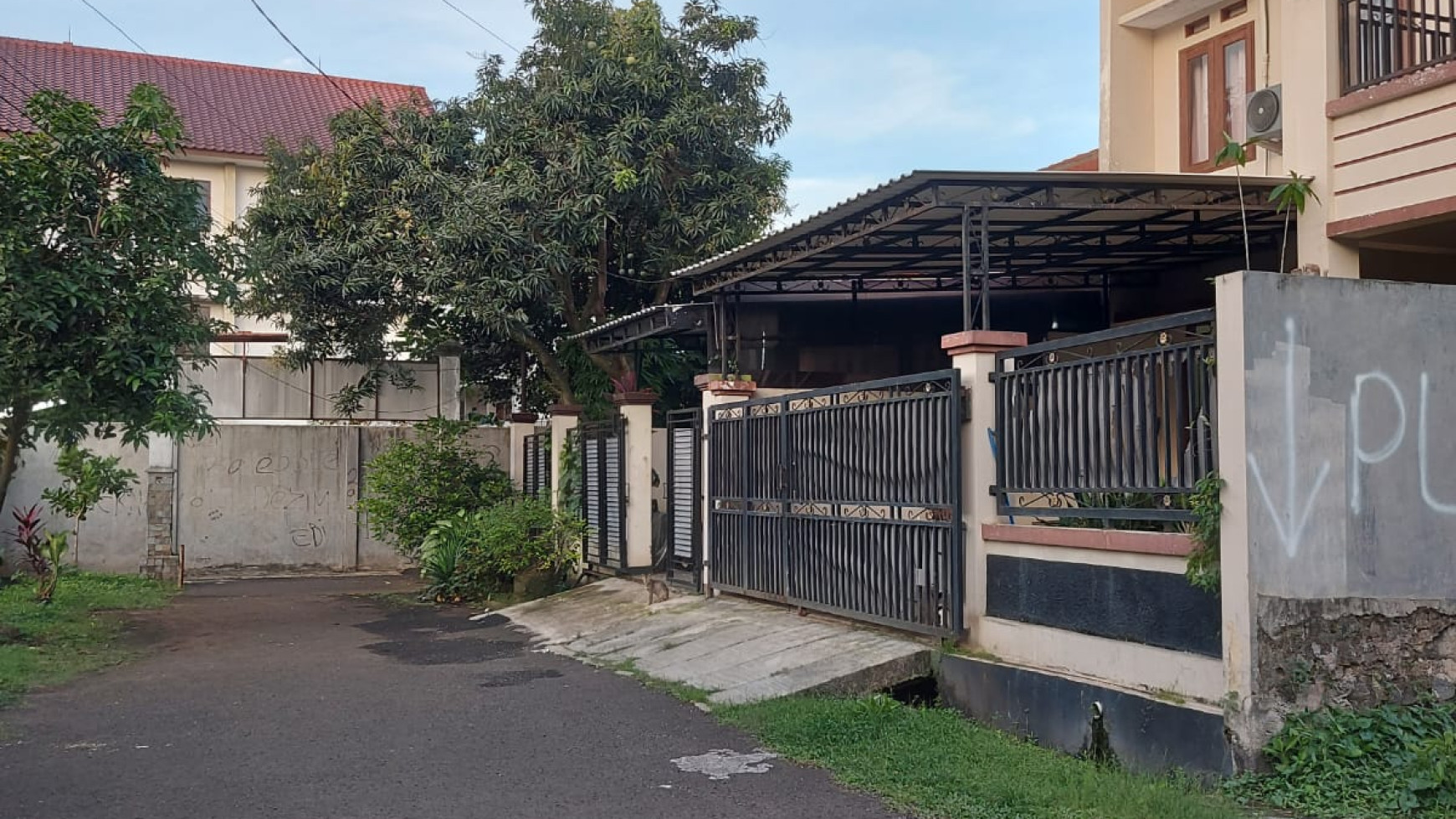 Rumah siap huni di Cipayung - Jakarta Timur