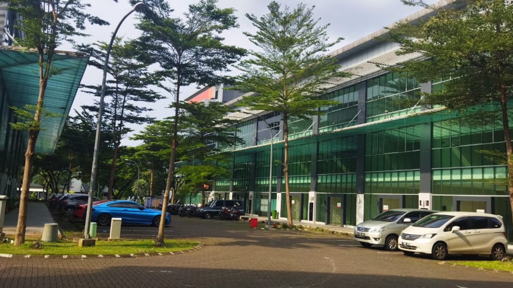 Ruko Mewah 3 Lantai dilokasi CBD Bintaro Row Jalan 42m #ALCH