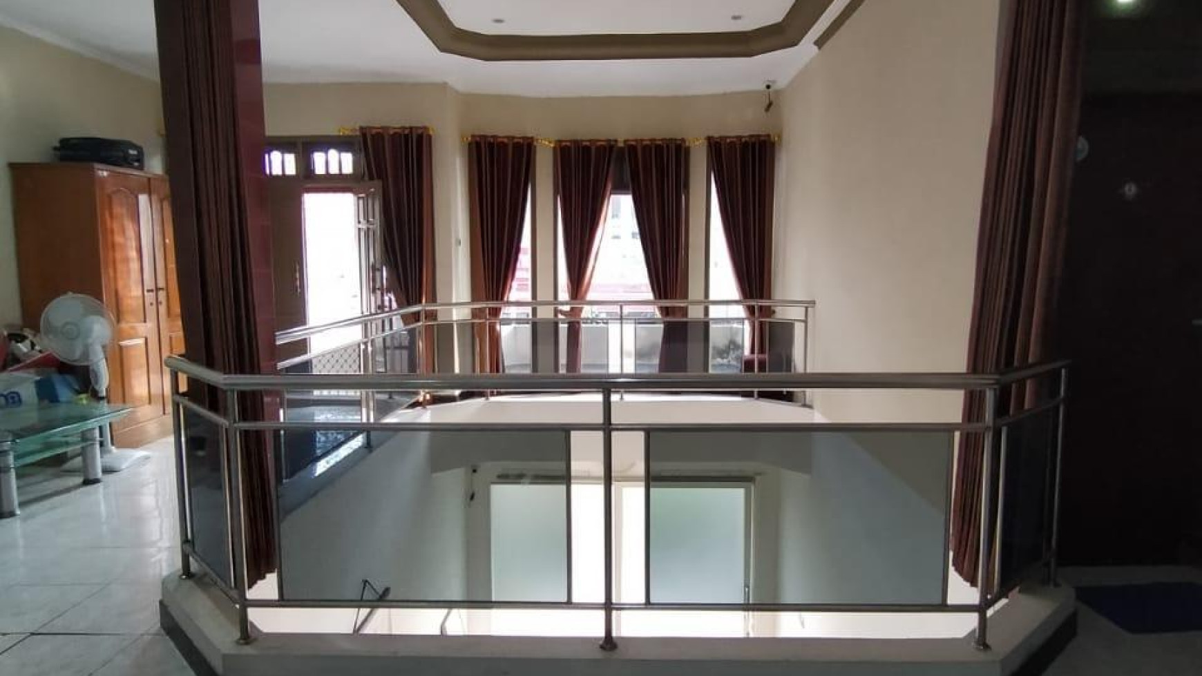 Dijual Rumah YKP Pandugo 1 Rungkut Surabaya Timur - SEMI Furnished Modern 2 Lantai - Siap Huni