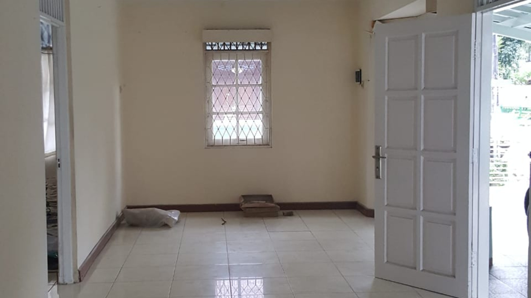 Rumah bagus, rapih, lingkungan aman dan Nyaman siap huni di Bintaro.