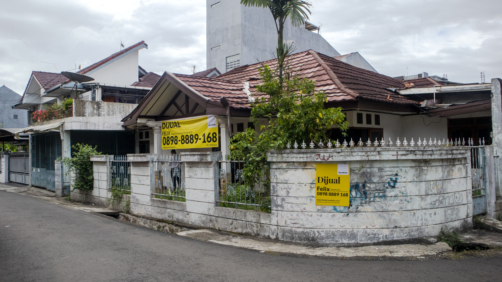 Rumah Vintage Hook Jl. Deltasari - Radio Dalam - Jakarta Selatan Lokasi Strategis