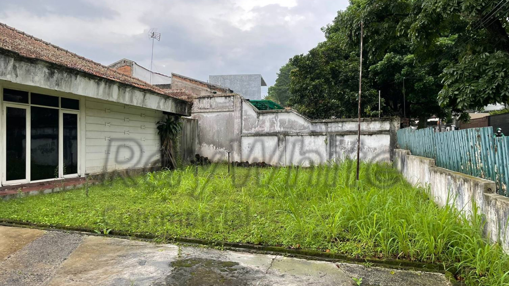 Rumah Tua Hitung Tanah Hegarmanah Bandung Luas 1944m Perumahan Elit