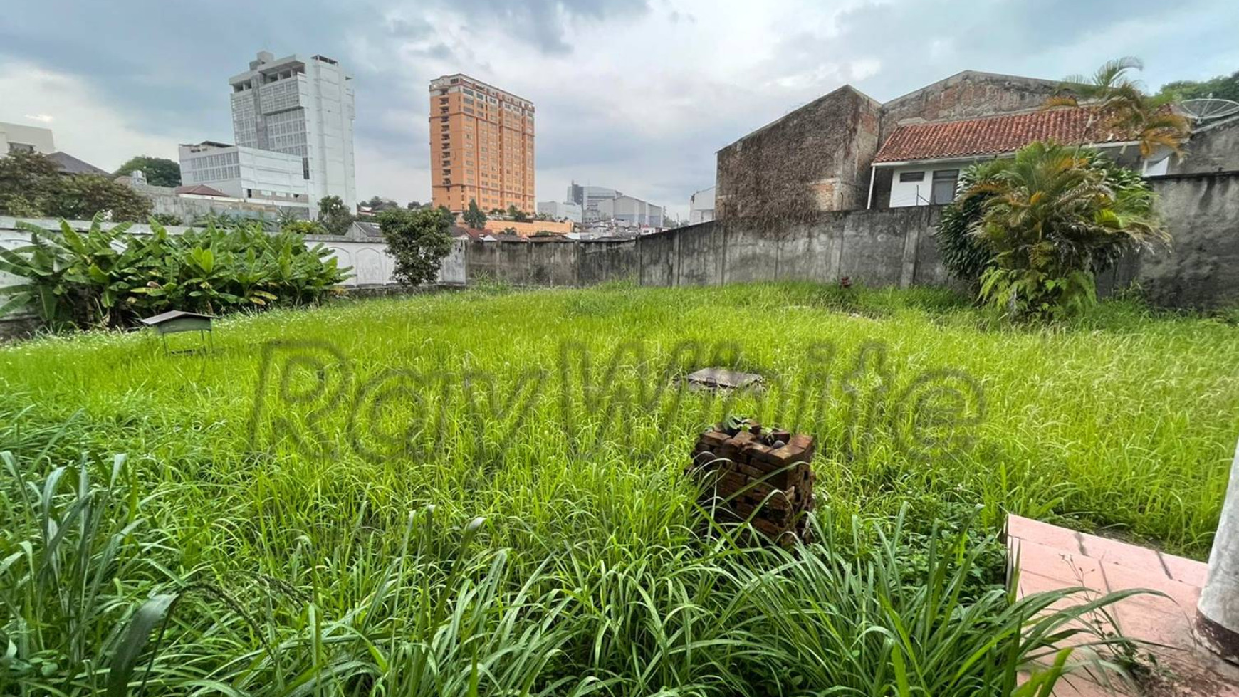 Rumah Tua Hitung Tanah Hegarmanah Bandung Luas 1944m Perumahan Elit