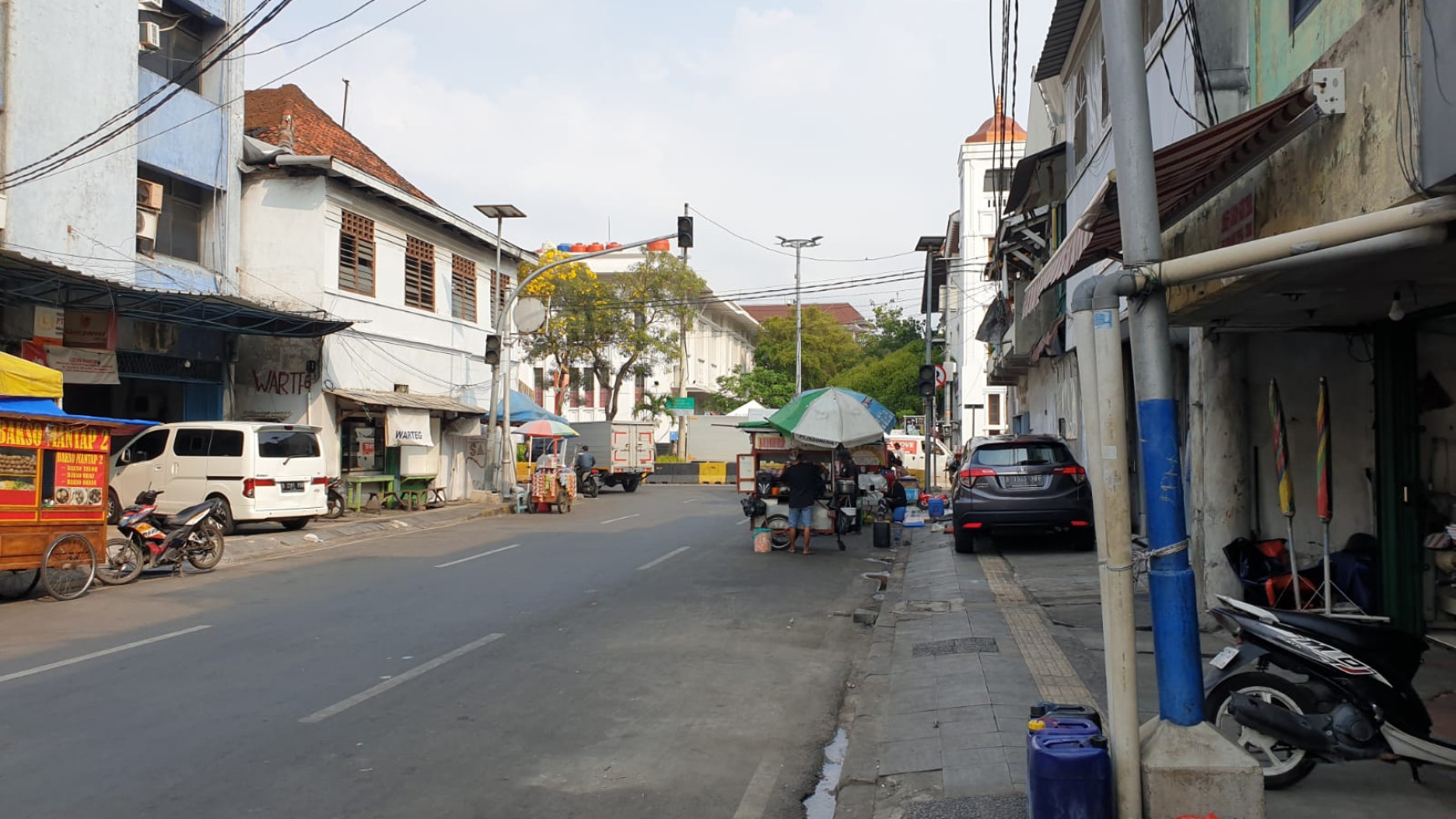 Ruko Siap Pakai 3 Lantai - Jalan Cengkeh Jakarta Barat