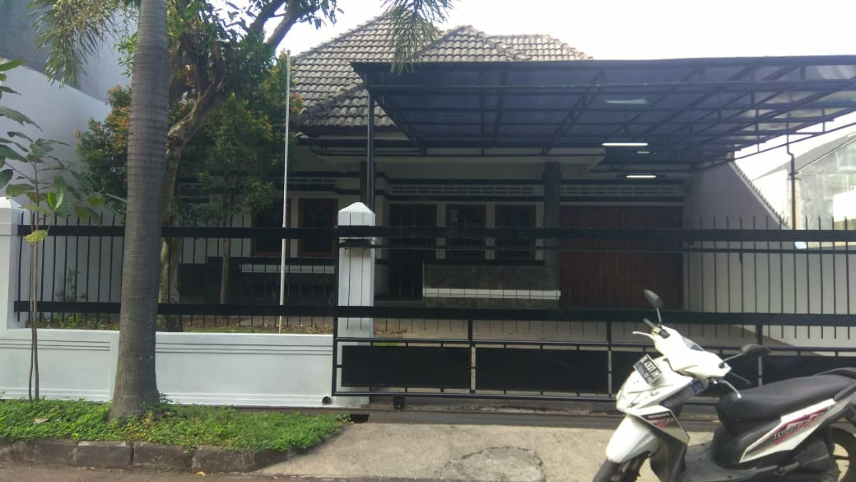 Rumah Terawat di jl Situsari, Buah Batu, Bandung Kota