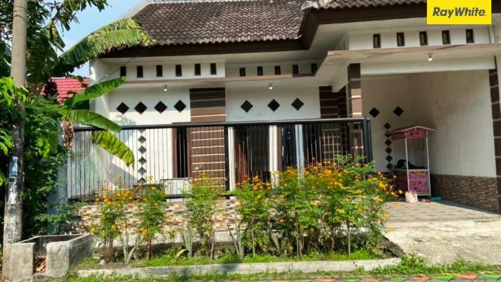 Dijual Murah Rumah 2 lantai SHM di Pondok Benowo Indah Surabaya