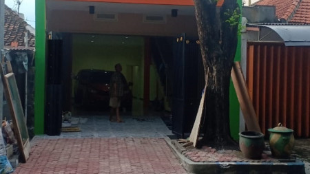 Disewakan Ruko 2 lantai Pusat Kota di Jl Ronggowarsito Darmo Surabaya