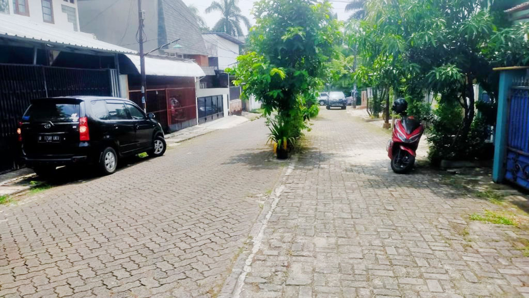 Rumah Bagus Di Griya Loka  Jl Cemara Raya BSD Tangerang Selatan