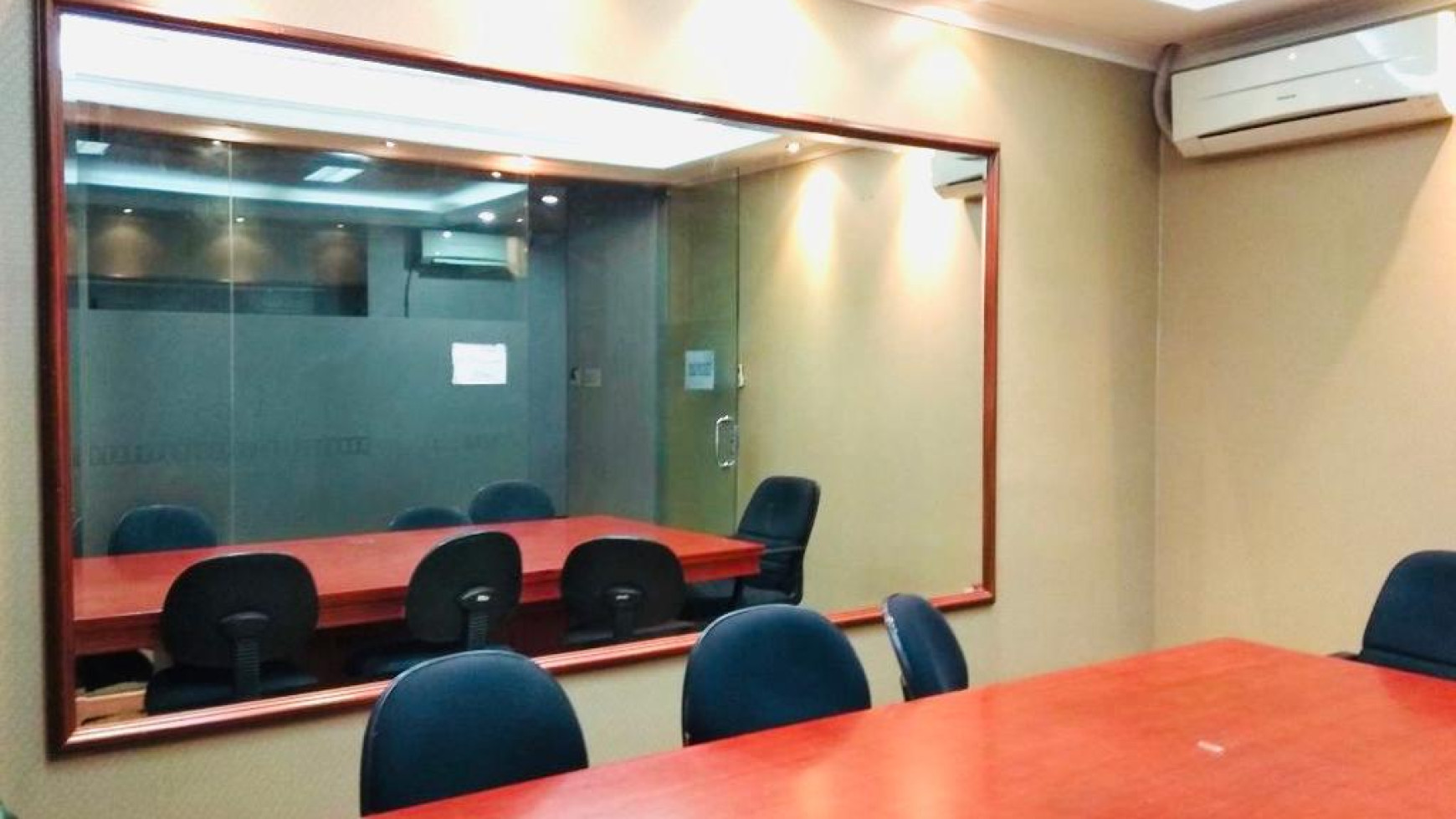 Office Space Mal Ambassador Kuningan Lantai 5 LB:170 m2 Semi Furnished