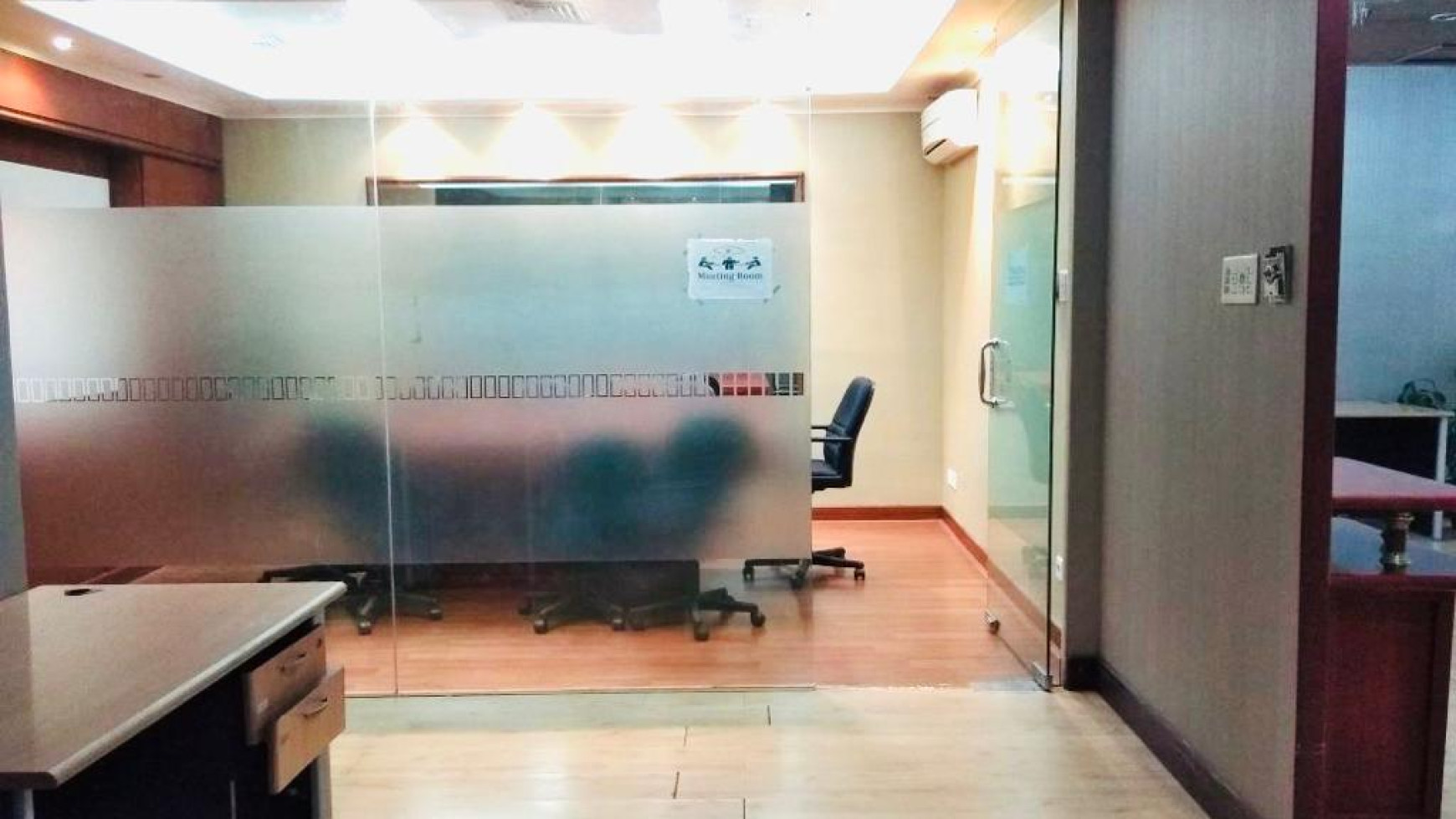 Office Space Mal Ambassador Kuningan Lantai 5 LB:170 m2 Semi Furnished