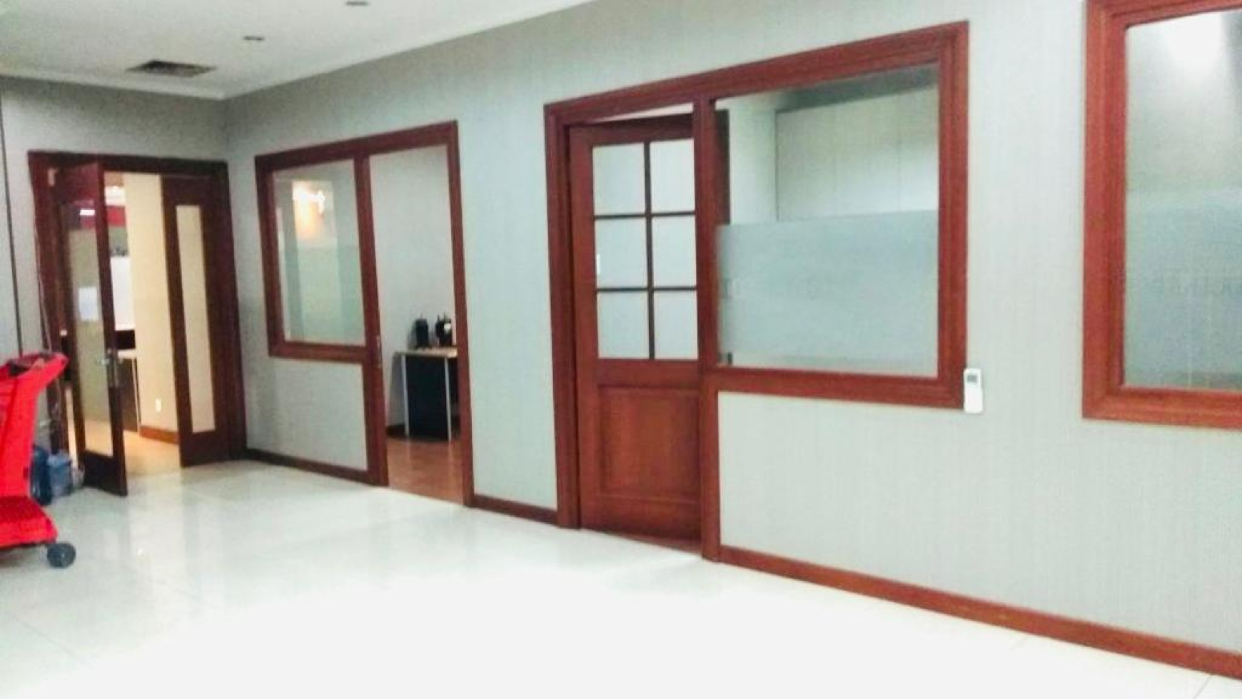 Office Space Mal Ambassador Kuningan Lantai 5 LB:170 m2 Semi Furnished