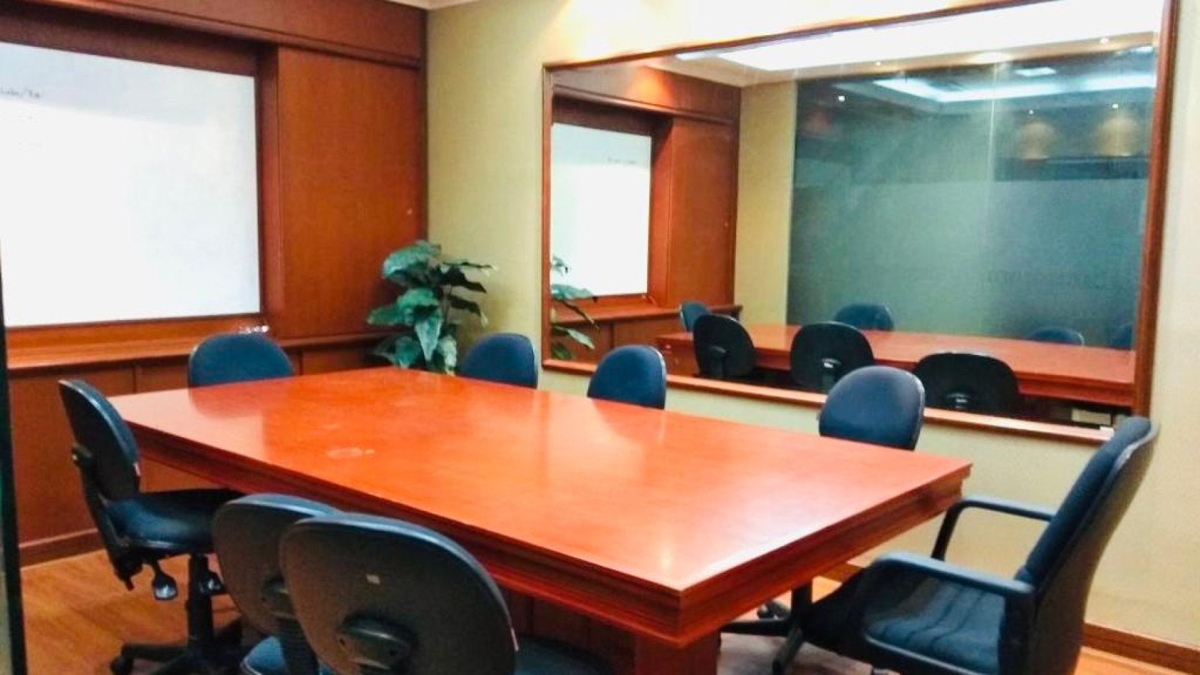 Office Space Mal Ambassador Kuningan Lantai 5 LB:170 m2 Semi Furnished