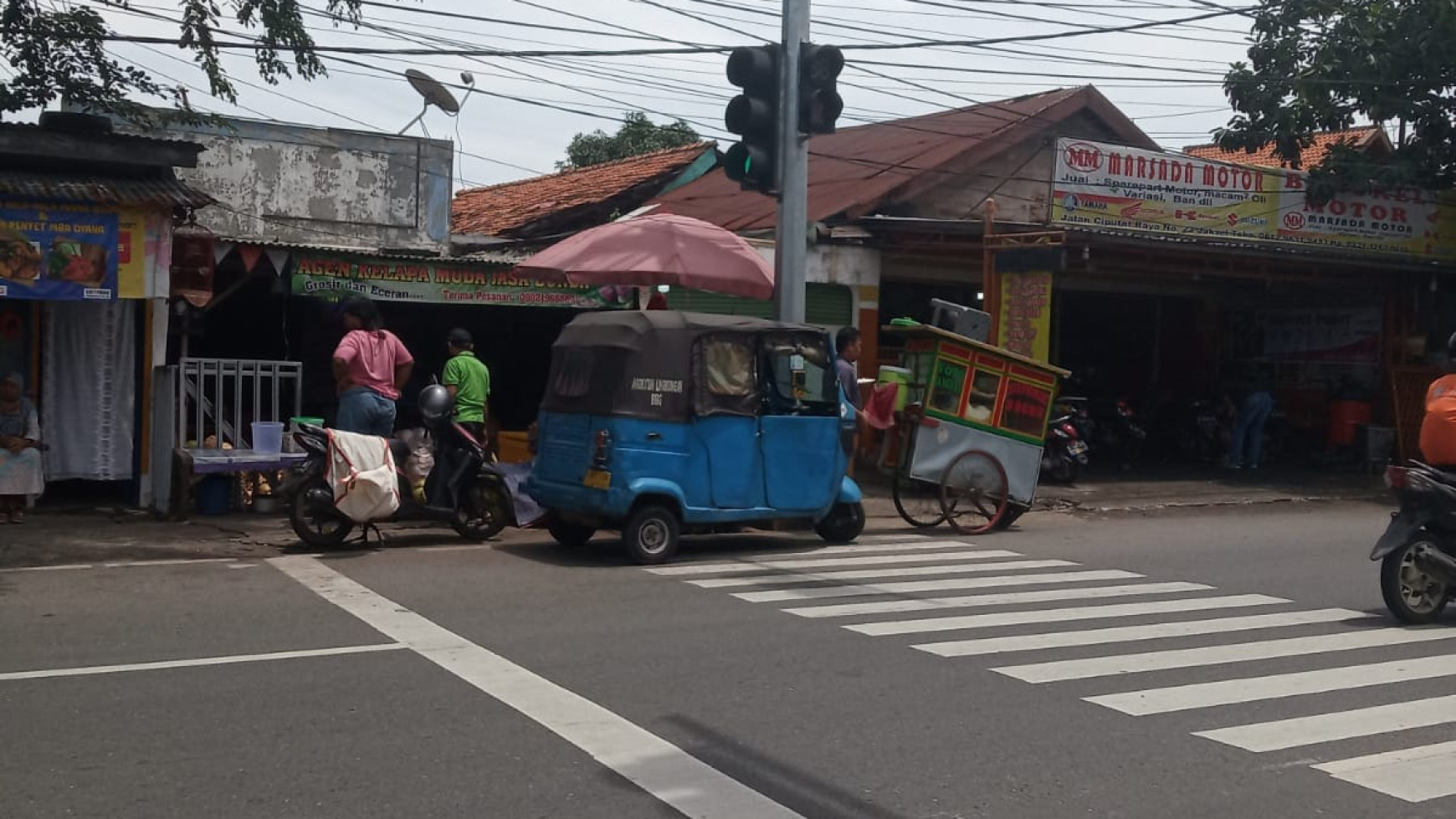 Dijual bangunan Hitung Tanah di Ciputat Raya 