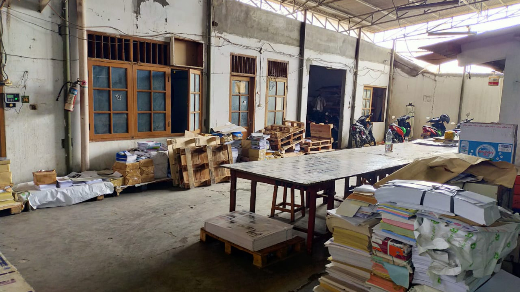 Ruko Cocok buka usaha pabrik,siap huni di Ciputat