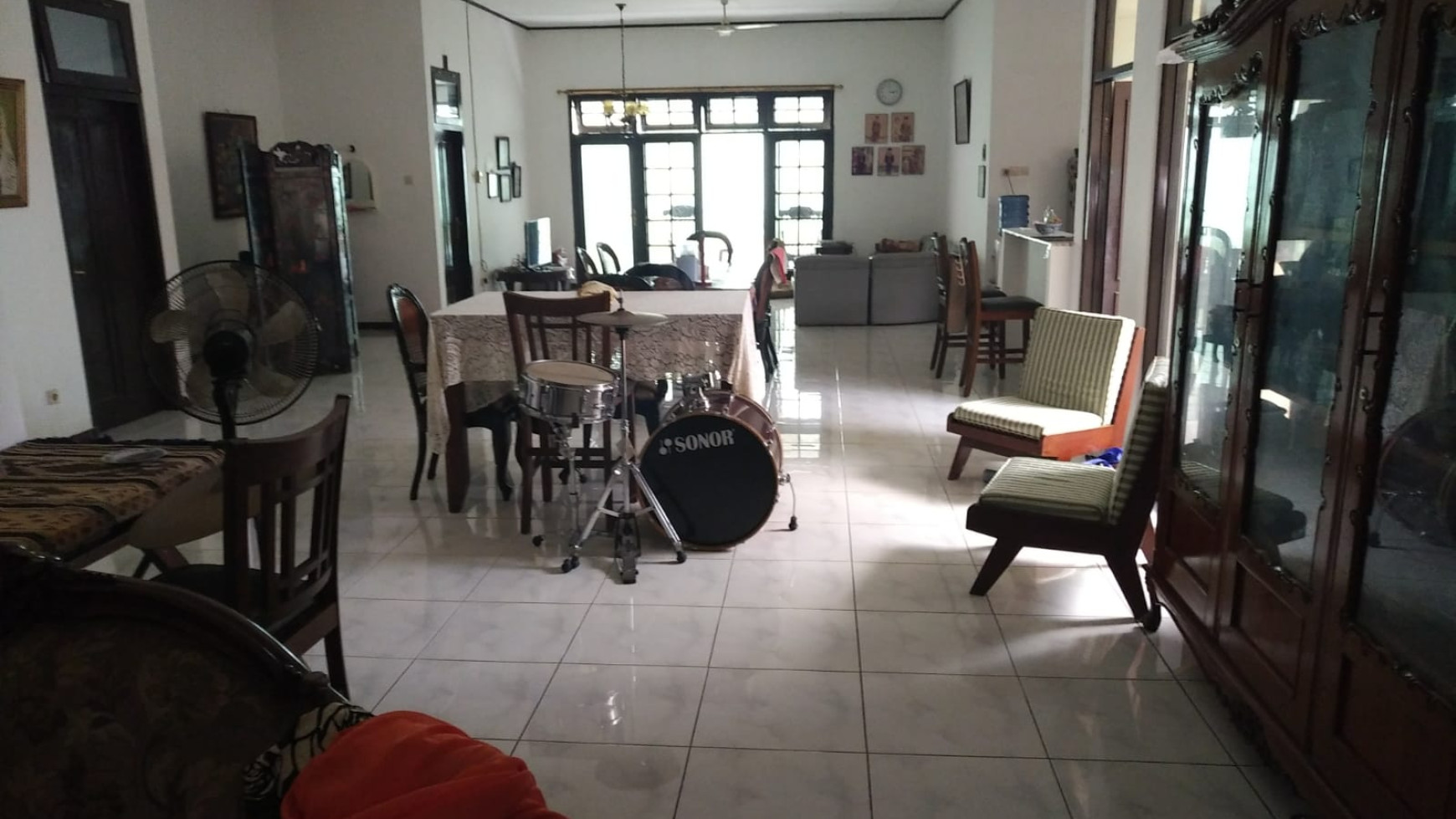 Rumah siap huni, bagus dalam Cluster di Cinere