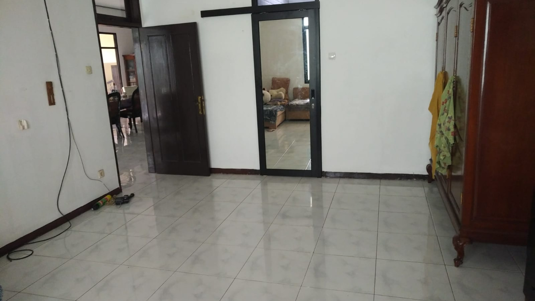 Rumah siap huni, bagus dalam Cluster di Cinere