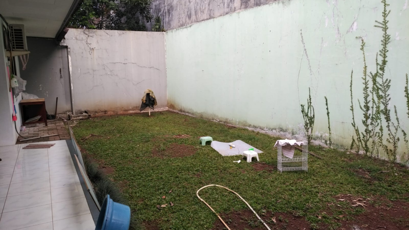 Rumah siap huni, bagus dalam Cluster di Cinere