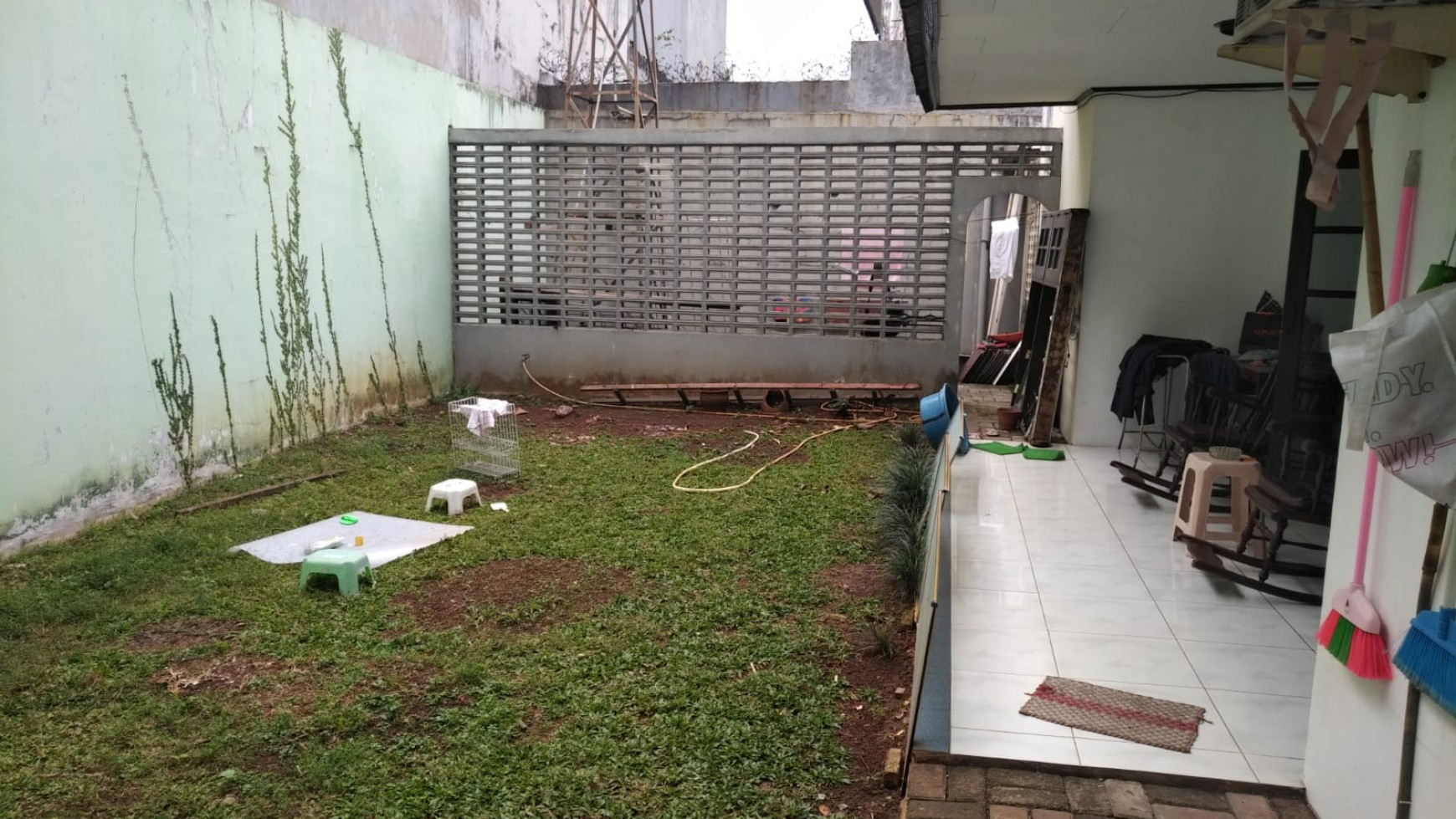 Rumah siap huni, bagus dalam Cluster di Cinere