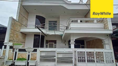 Rumah SHM 3,5 lantai di Kutisari Indah Selatan