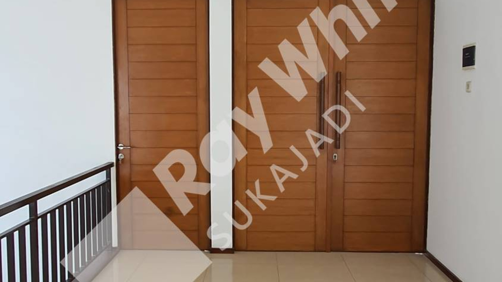 Dijual & Disewakan Rumah di Istana Regency