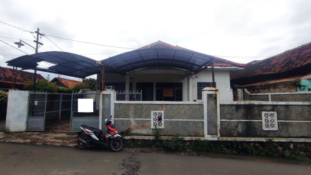 Rumah luas 605 m2  dekat Rumah Sakit Urip Sumoharjo