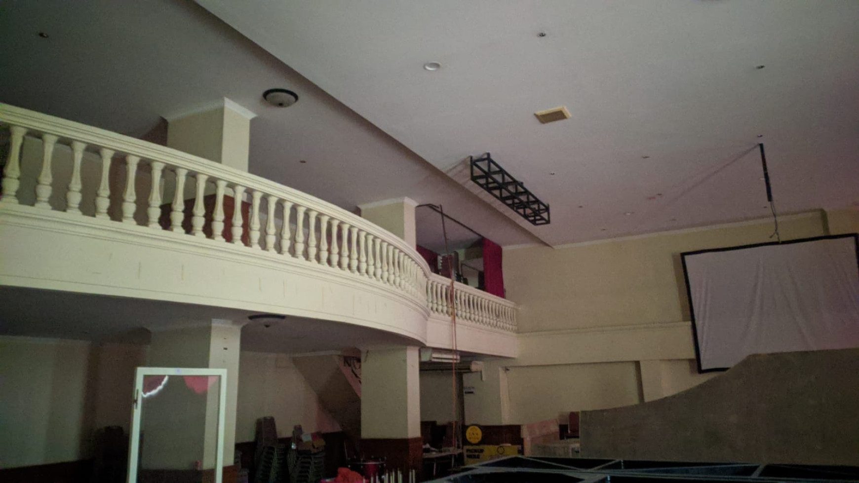 Dijual Hotel Surabaya Pusat - Ketabang - Genteng - 90 K.Tidur - Parkiran +/- 25 Mobil - Komersial area Cocok buat Segala Usaha