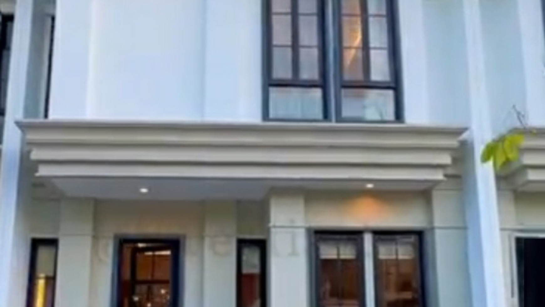 Rumah Baru Gresss 2 lantai di Medokan Sawah