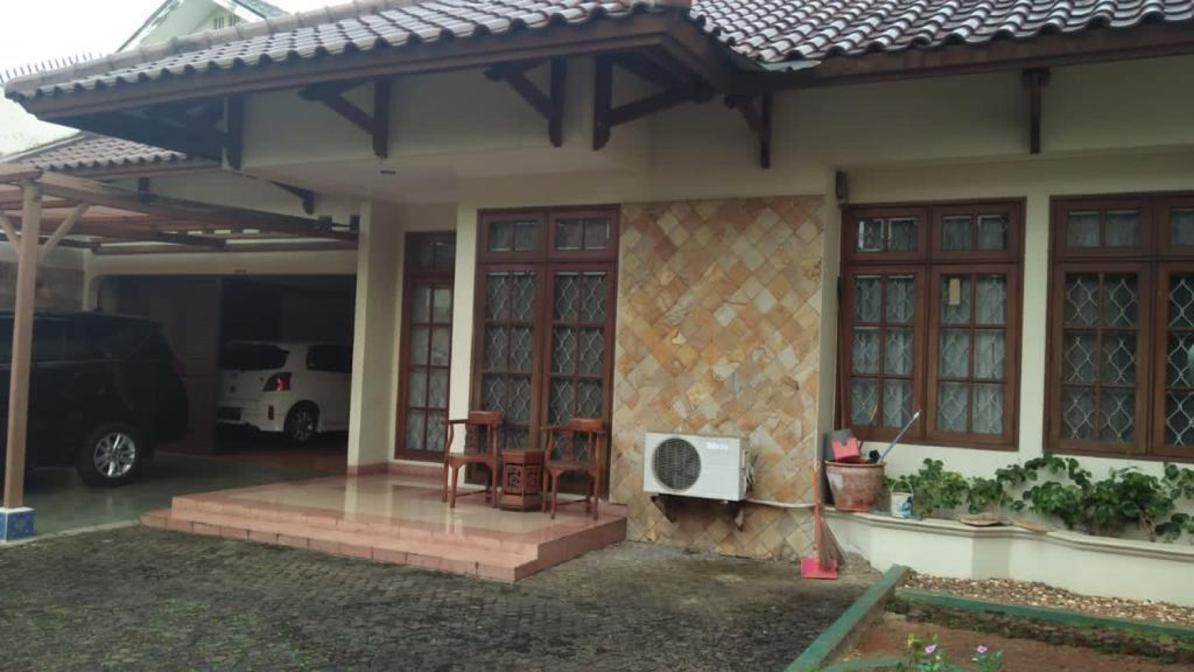 RUMAH DIJUAL JALAN MAMPANG PRAPATAN JAKARTA SELATAN