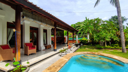 A STUNNING VILLA LOCATED IN THE HEART OF KALIBUKBUK LOVINA