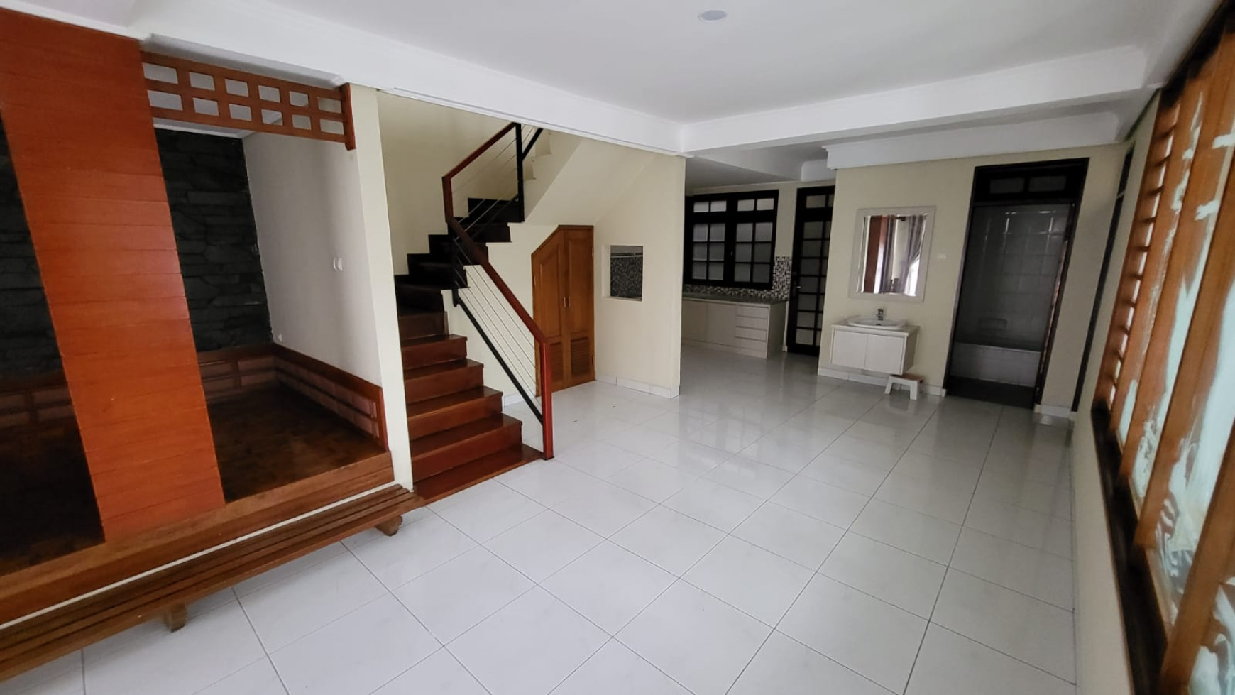 Rumah Lux Terawat di jl Budisari, Bandung