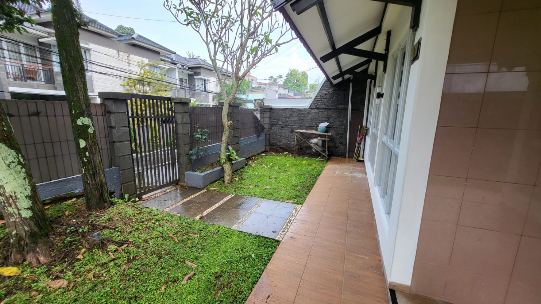 Rumah Lux Terawat di jl Budisari, Bandung