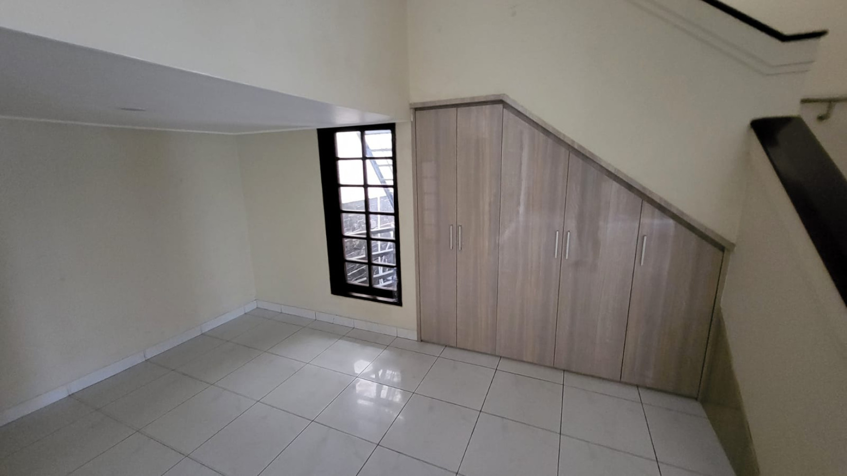 Rumah Lux Terawat di jl Budisari, Bandung